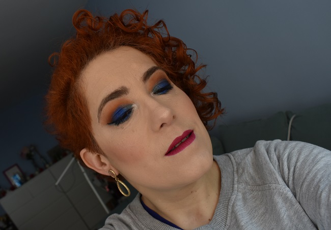 Maquillaje en tonos azules con la paleta Afrique de Juvia's