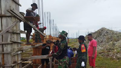 Kodim 1715/Yahukimo Bersama Masyarakat Bangun Gereja GKI Pos PI Bethel Kenyam