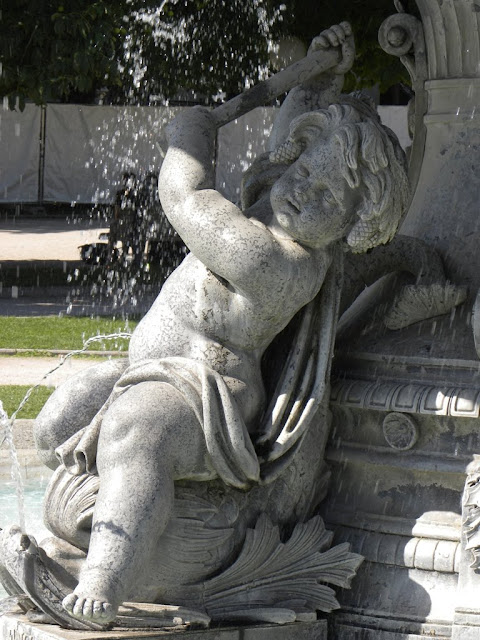 Stuttgarter fountains on Schlossplatz