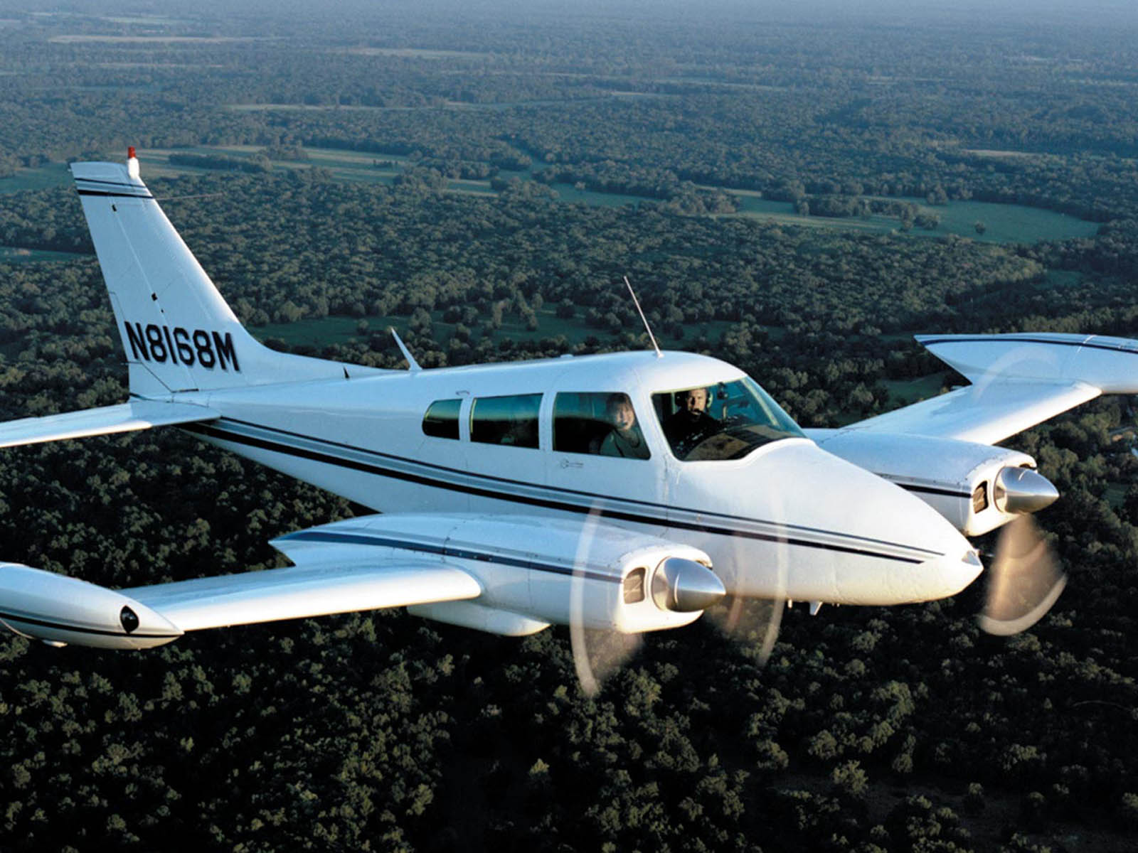 wallpapers: Cessna 310 Aircraft