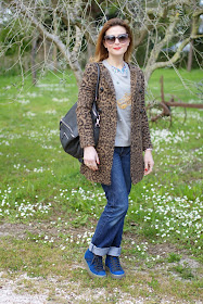 comfortable outfit, leopard coat, Ruco Line sneakers, Givenchy Pandora, Fashion and Cookies, fashion blogger