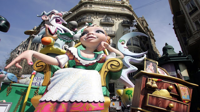 Falla de TELEFÓNICA de Valencia, junto a plaza del Ayuntamiento