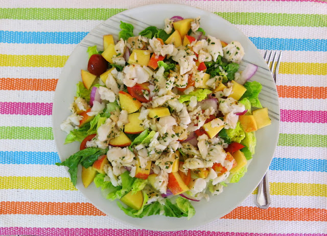 ENSALADA CON NECTARINAS Y MERLUZA