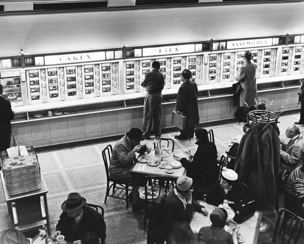 Zweet Geroosterd Gorgelen Amazing Vintage Photographs of Automats in New York From the 1940s and  1950s ~ Vintage Everyday