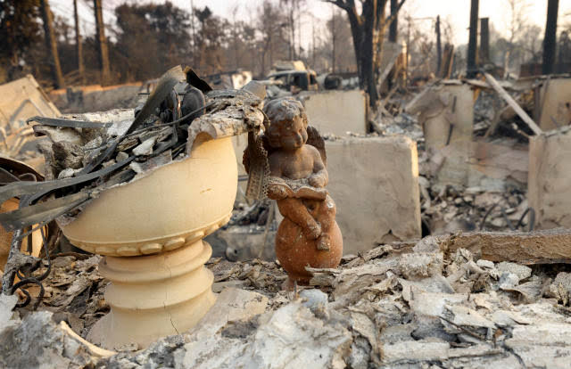 SAQUEAN CASAS DAÑADAS EN LOS ÁNGELES.