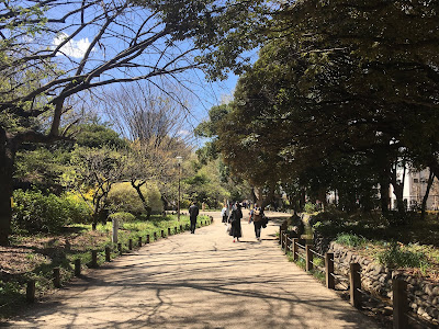 新宿御苑の外周