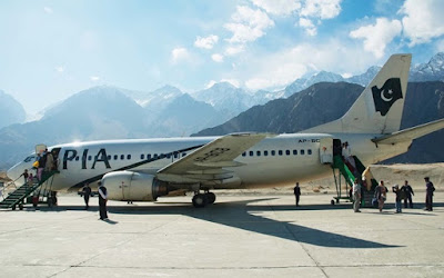 Penerbangan Murah, Maskapai Pakistan Angkut Penumpang Tanpa Tempat Duduk