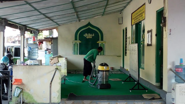 Bersih Masjid Tiap Hari (Ramadhan ke-3):  Masjid Al-Muhajirin Magersari kota Magelang