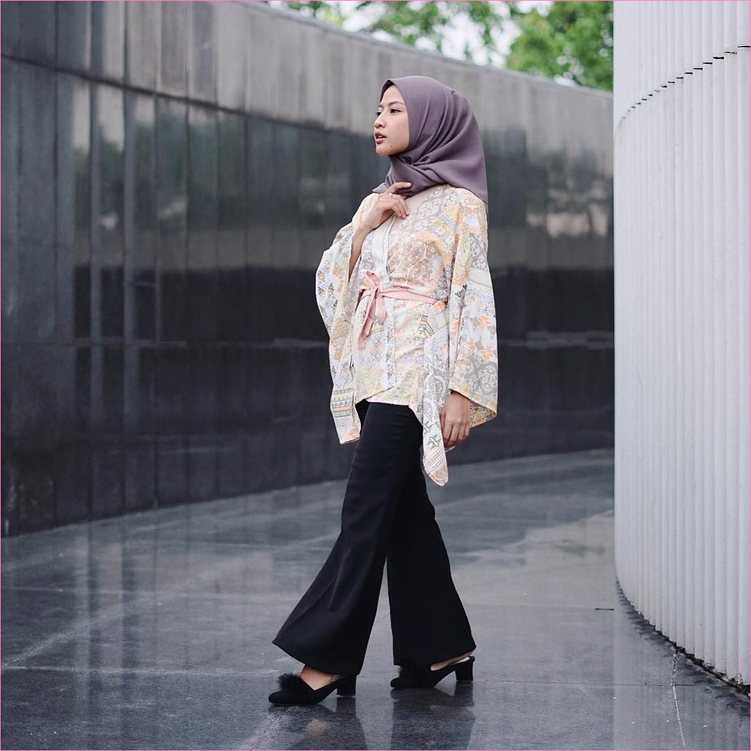  Model Outfit Baju Hijab Casual Untuk Perempuan Gemuk Ala Selebgram  Model Outfit Baju Hijab Casual Untuk Perempuan Gemuk Ala Selebgram 2018