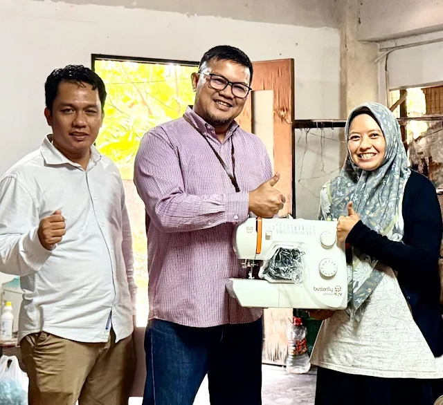 Peduli UMKM, PLN Batam Serahkan Bantuan untuk Batik Moleqie