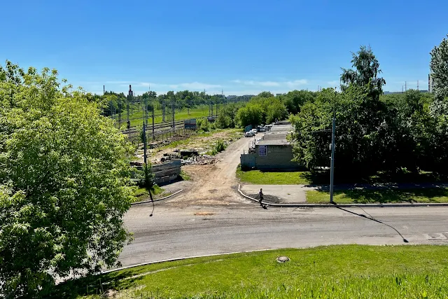 Бакинская улица, гаражи (автостоянка № 105 Московского городского союза автомобилистов ЮАО, ГСК № 48 «Сосны») в процессе сноса