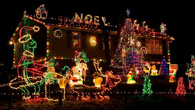 10 Outdoor Christmas Decoration with Lights Combination 