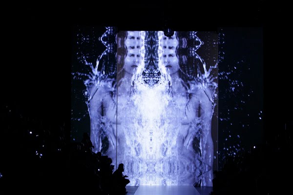 Amsterdam Fashion Week: Iris van Herpen Spring & Summer 2011