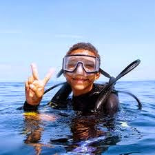 Kids love diving in Phuket as its a perfect place to do a jjunior DSD