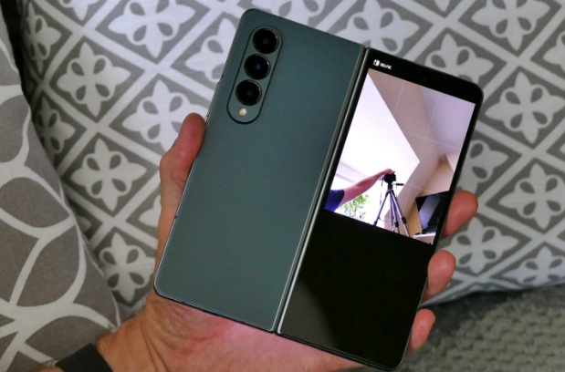 tampilan selfie pada samsung Galaxy Z Fold 4