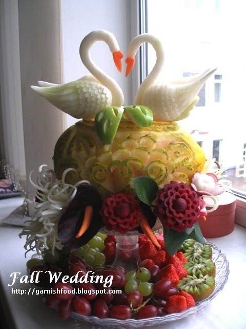 Melon Peacock Bird Fall wedding centerpice made with the carved melon vase
