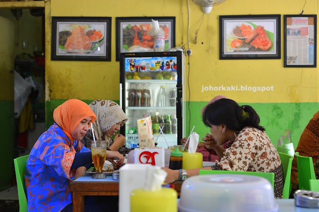 Sop-Buntut-Ibu-Samino-Senayan-Jakarta-Indonesia