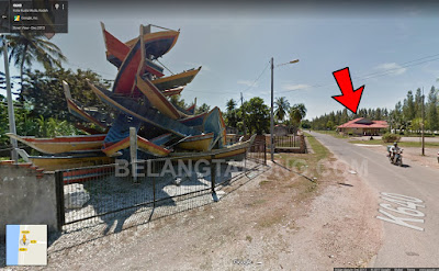 Kedai Dekat Dengan Monumen Sampan Tsunami (Anak Panah)