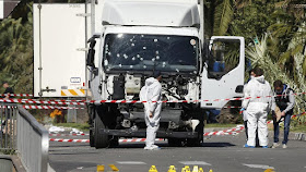 http://en.rfi.fr/france/20160715-least-80-dead-truck-attack-nice