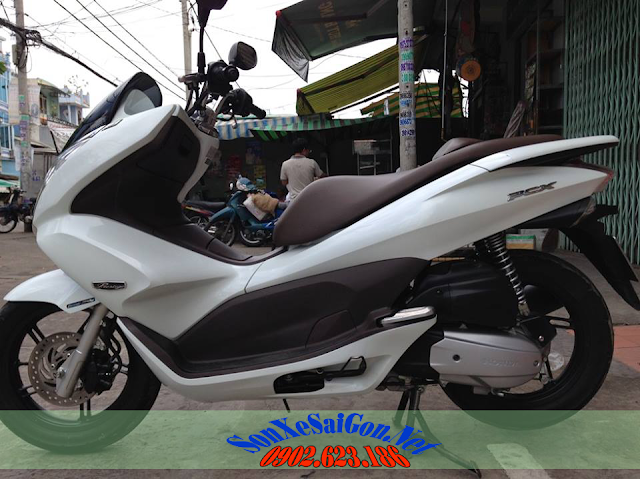 Sơn xe Honda PCX 2012 màu trắng zin