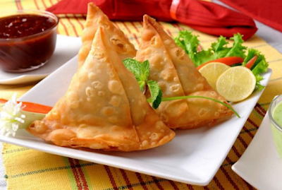 Samosa that changed the couple's life.. Earnings in lakhs. దంపతుల జీవితాన్నే మార్చిసిన సమోస.. లక్షల్లో సంపాదన..