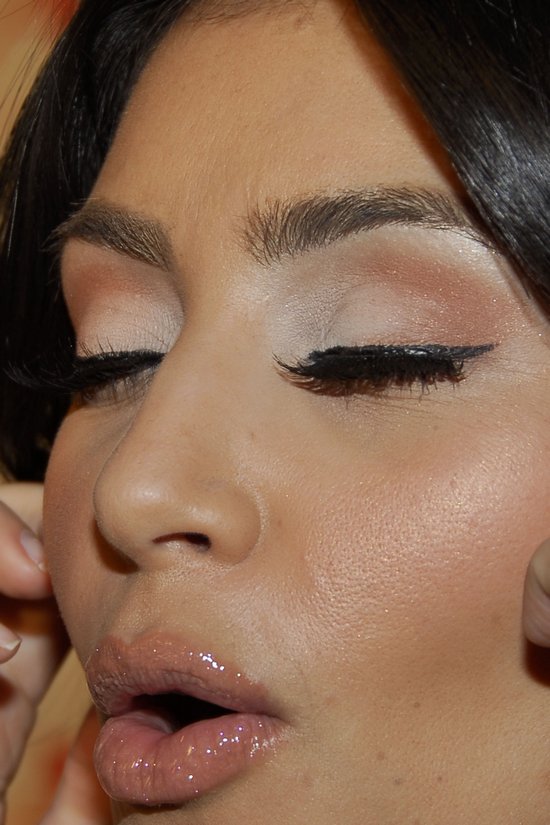 modelings Makeup  Tips  From Kim Kardashian