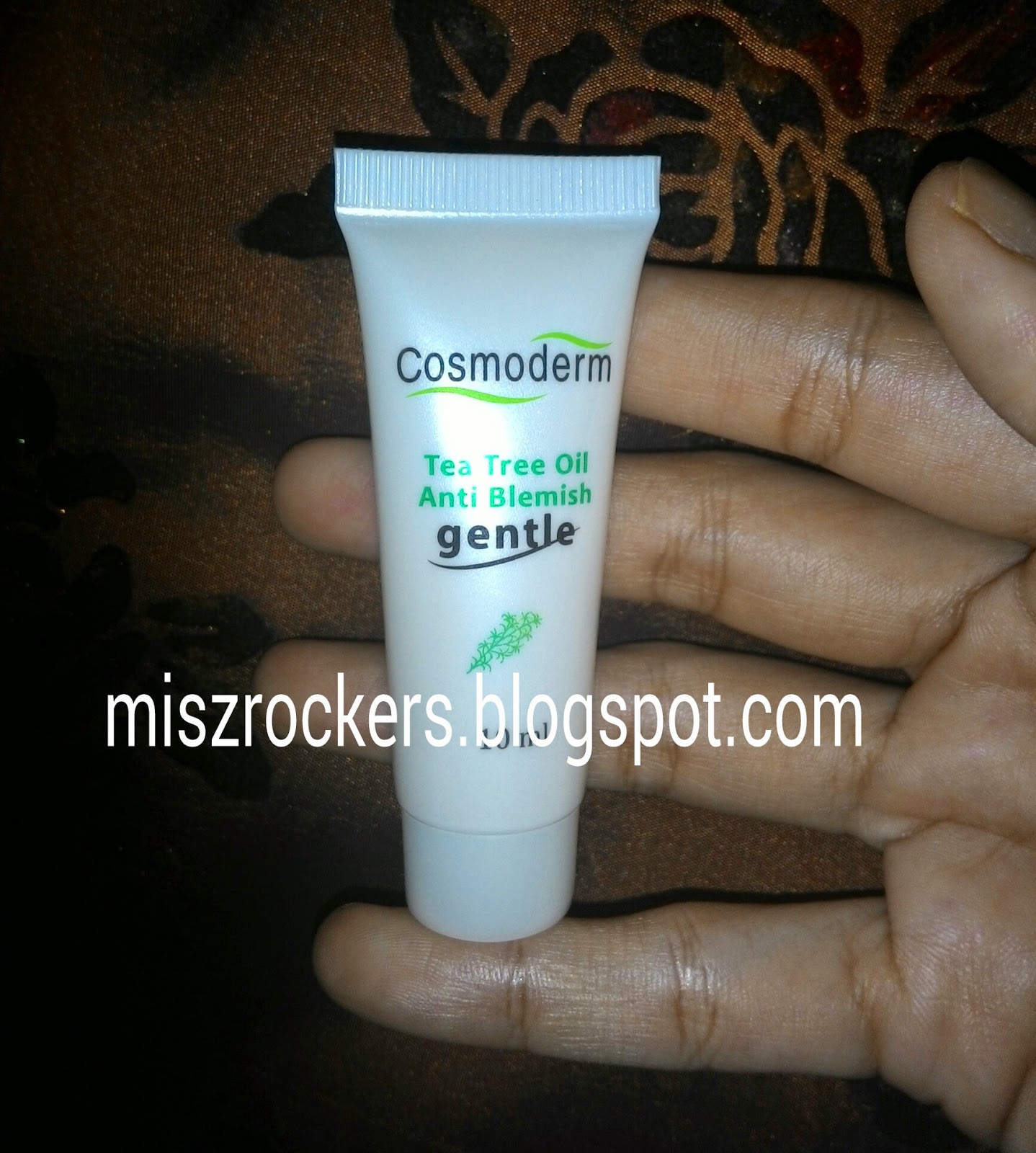 COSMODERM TEA TREE OIL ANTI BLEMISH GENTLE MAMPU KECUTKAN 