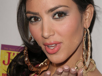 Kim Kardashian Normal Resolution HD Wallpaper 5