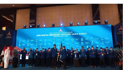 Ketum Demokrat AHY Lantik Ketua baru DPD Jabar : Menyatukan komitmen agar bisa merebut kejayaan kembal