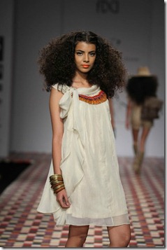 WIFW SS 2011Mynah's by Reynu Taandon  (13)