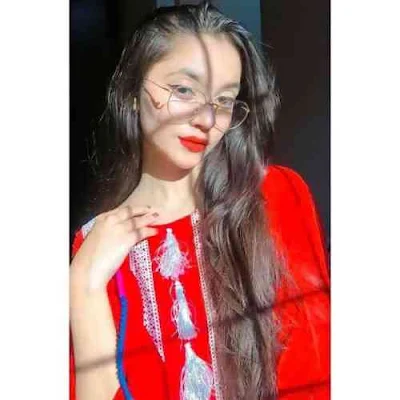স্টাইলিশ সুন্দর মেয়েদের প্রোফাইল পিকচার