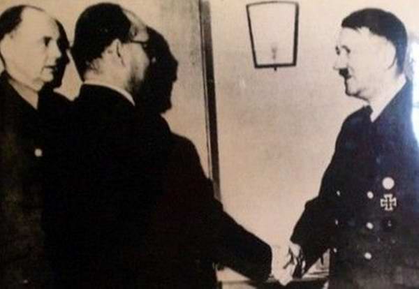 Old India Photos - Subhash Chandra Bose with Adolf Hitler