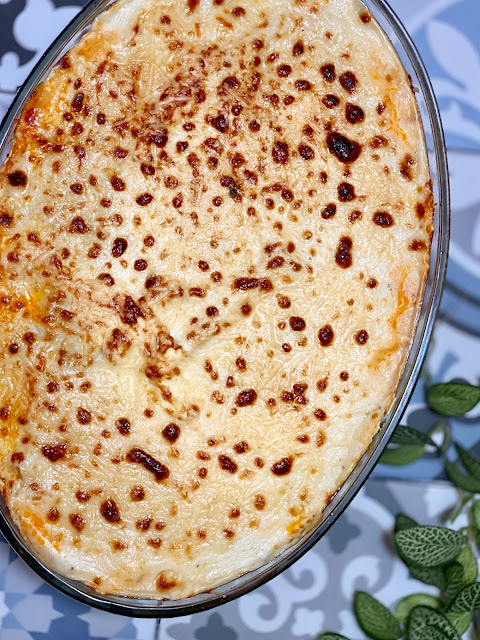 Lasaña de carne con espinacas y queso crema