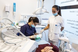 http://www.clinicadentalacedomartin.es/tratamientos/periodoncia/