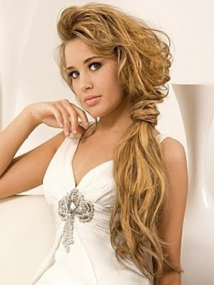Trendy-Side-Swept-Hairstyles-for-2011