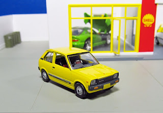  LV-N28b Suzuki Alto yellow