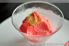 Espuma de fresas y nubes