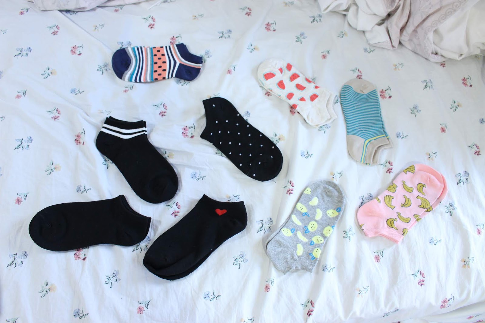 Socks That Make Me Happy- Shein Review - fantail flo