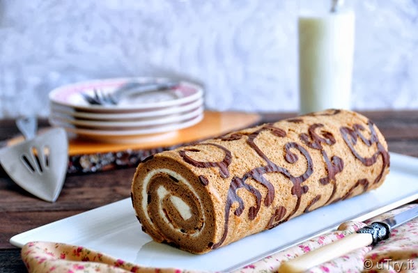 Decorated Coffee Swiss Roll with Step-by-Step Pictorial (彩繪咖啡瑞士卷)