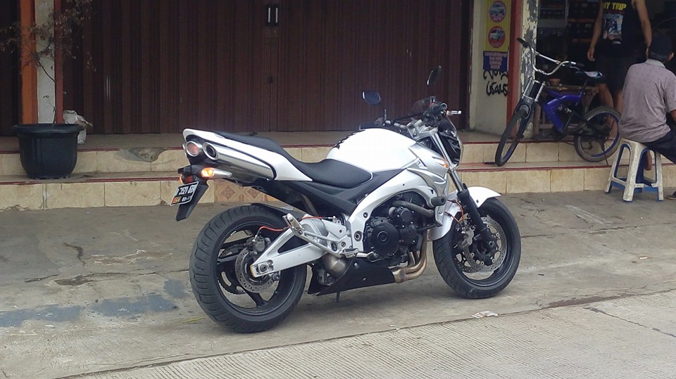  JUAL MOGE BEKAS 2007 Suzuki GSR 600 cc JAKARTA LAPAK 