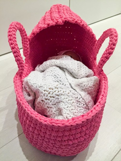 Gorgeous Crochet Doll's Carry Basket - Free Pattern