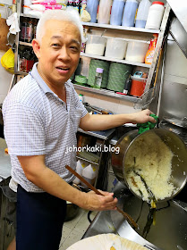 Tong-Kee-Chicken-Rice-東記雞飯-Tanglin-Halt-Food-Centre-Singapore