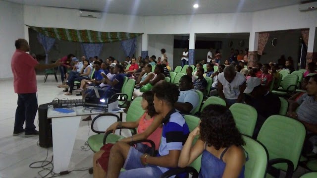 Palestra no Colégio Estadual José Bonifácio sobre o empoderamento de negros e negras