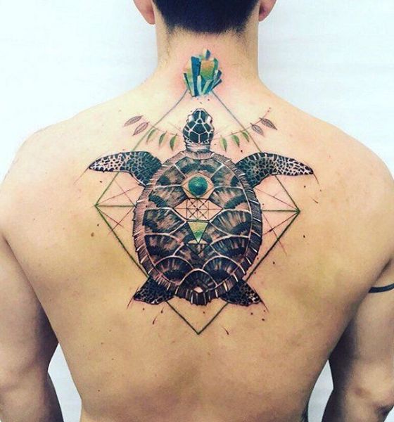 Tatuagens geométricas para homens: 40 ideias estilosas