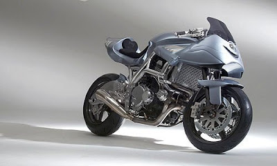 Superbike Icon Sheene, a power of 250 bhp, is offered for 160,000 dollars