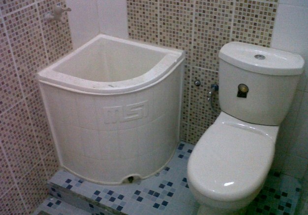20 Desain Kamar  mandi  kecil minimalis Cocok Untuk Orang 