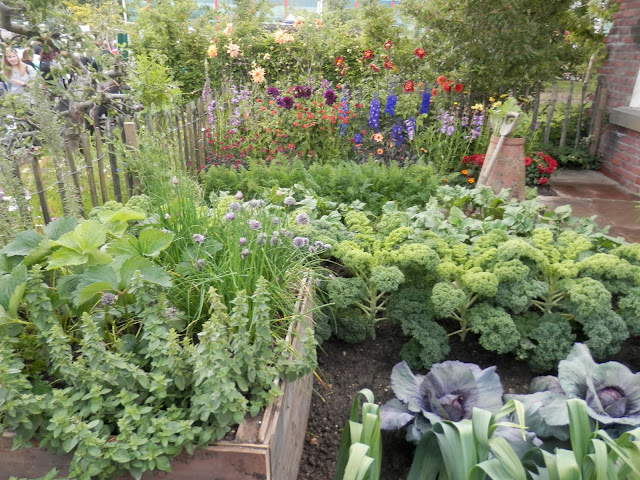 Garden visit, Gardeners World Live 2019. From UK garden blogger secondhandsusie.blogspot.com #gardenersworldlive #gardenersworldlive2019 #gardenblogger #gardeninspo