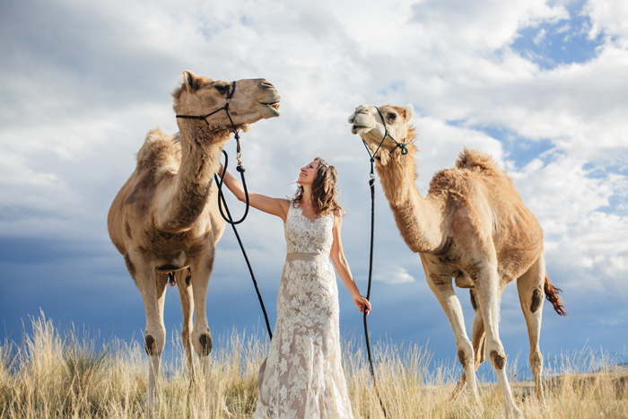 Camel Discovery / Montanan / Photography: Kacie Q. Photography / Hair + Makeup: Emily Toppers / Styling + Flowers: Katalin Green / Dress: Essence of Australia via Plume Bridal / Headpiece: Paris by Debra Mooreland / 