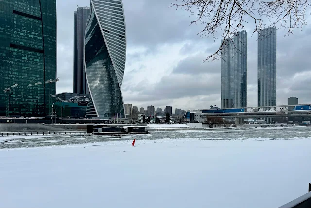 набережная Тараса Шевченко, Москва-река, Москва-Сити, жилой комплекс Capital Towers