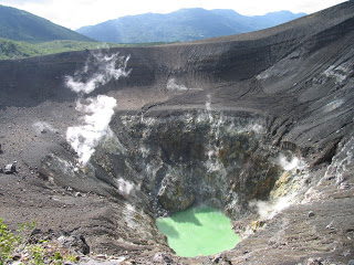 Kawah Gunung Lokon